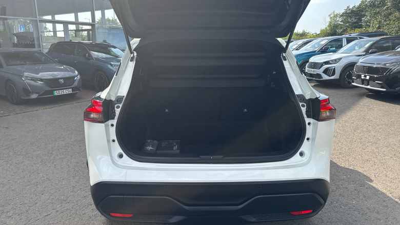 Nissan Qashqai 1.3 DiG-T MH Acenta Premium 5dr Petrol Hatchback